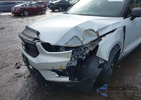 2019 Volvo Xc40 T5 Momentum/T5 R-Design from USA, damaged, VIN YV4162XZ3K2005877